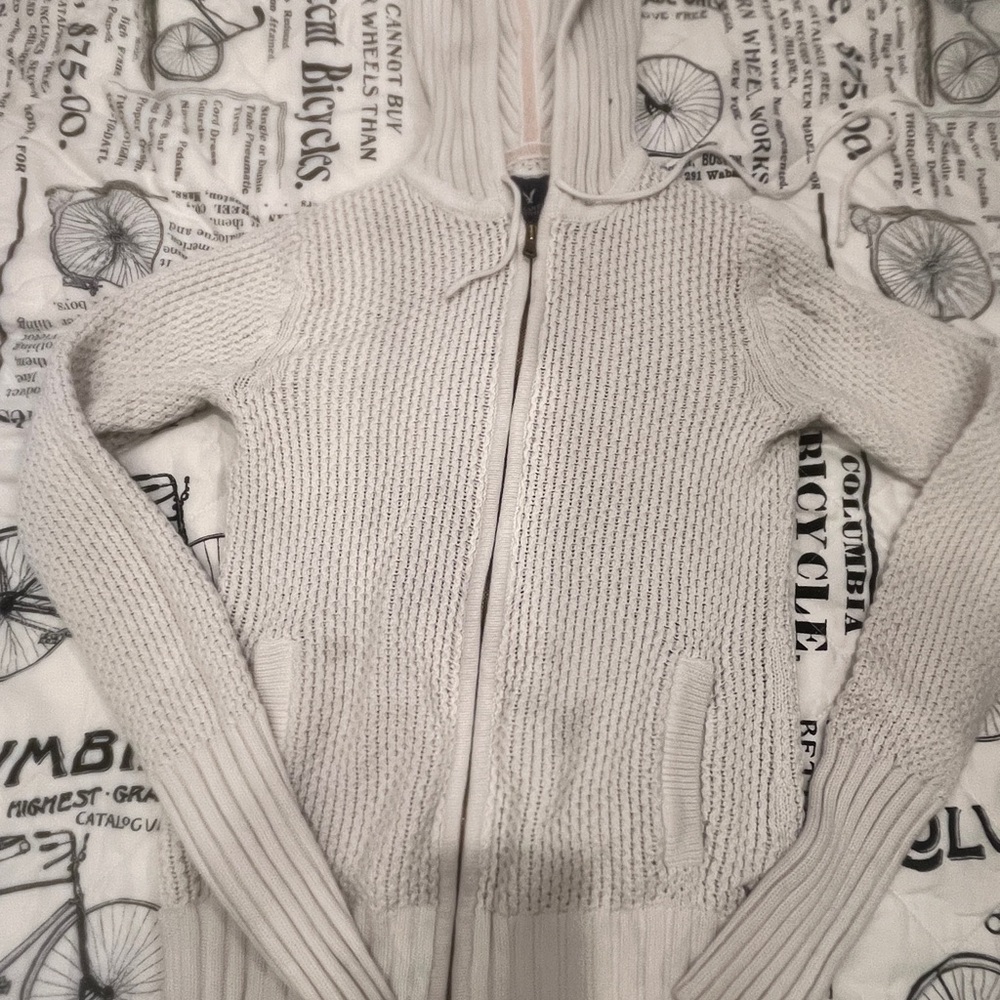 American Eagle Outfitters Cream Zip-Up Cardigan